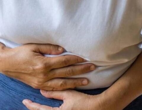 Doctor explains when stomach pain should worry you with 4 signs to look out for